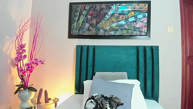 Snapshot of Emilywatsonn chatting on November 30, 2025, 2:07 pm Emilywatsonn online show from November 30, 2025, 2:07 pm