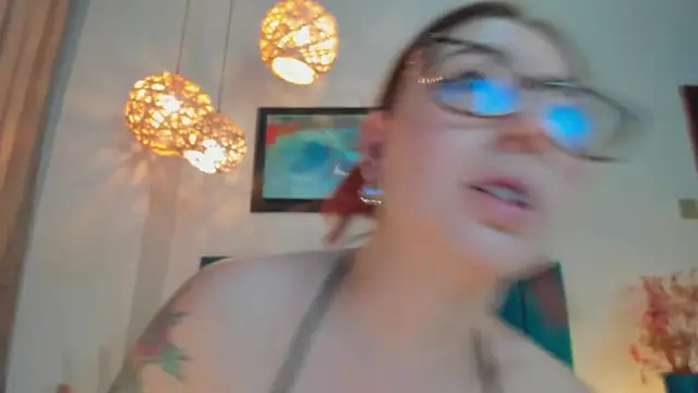 Snapshot of Emilywatsonn chatting on November 7, 2025, 12:26 am Emilywatsonn online show from November 7, 2025, 12:26 am