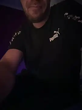 Bennyben8604 online show from February 24, 2025, 10:25 pm