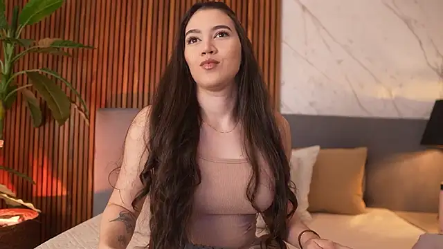 Snapshot of Amelia_Rouse chatting on October 14, 2025, 9:25 pm Amelia Rouse online show from October 14, 2025, 9:25 pm