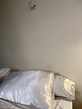 Snapshot of Amelia_Rouse chatting on October 18, 2025, 8:00 pm Amelia Rouse online show from October 18, 2025, 8:00 pm