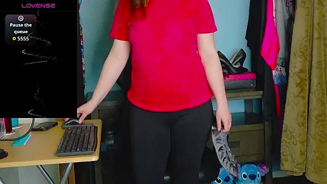 Snapshot of TreeJeanne chatting on December 20, 2025, 3:59 pm TreeJeanne online show from December 20, 2025, 3:59 pm