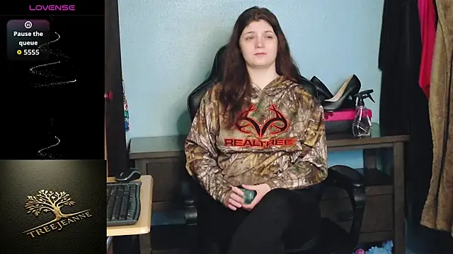 Snapshot of TreeJeanne chatting on January 5, 2026, 5:38 pm TreeJeanne online show from January 5, 2026, 5:38 pm