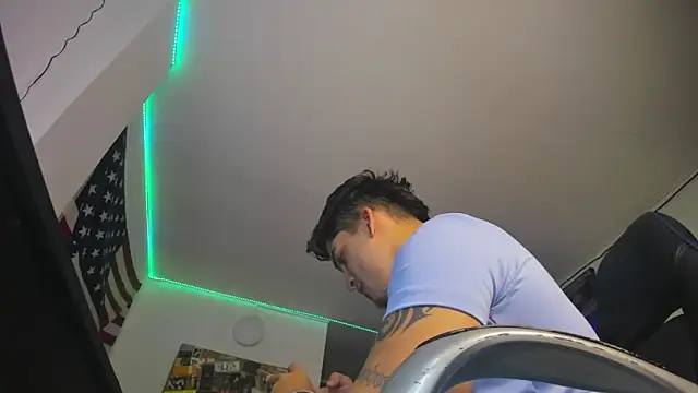 Snapshot of charlie_hotxxx chatting on January 11, 2025, 3:13 am charlie hotxxx online show from January 11, 2025, 3:13 am