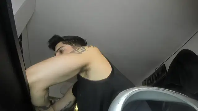 Snapshot of charlie_hotxxx chatting on October 16, 2025, 4:21 am charlie hotxxx online show from October 16, 2025, 4:21 am