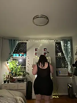 sylviahhh online show from June 30, 2026, 1:49 am