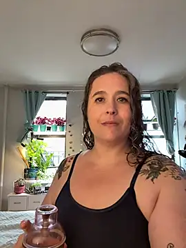 sylviahhh online show from July 7, 2026, 10:24 pm