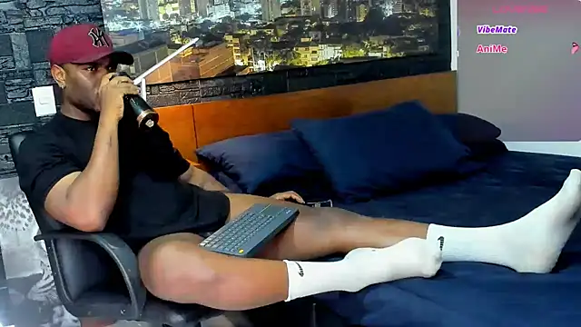 thomas santtos1 online show from March 7, 2025, 1:18 pm