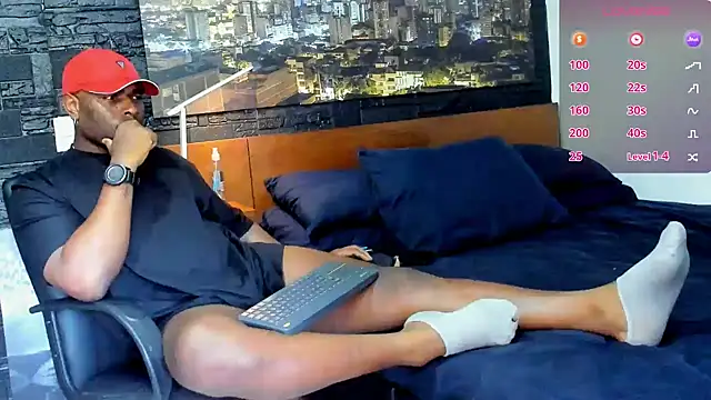 thomas santtos1 online show from March 21, 2025, 8:29 pm