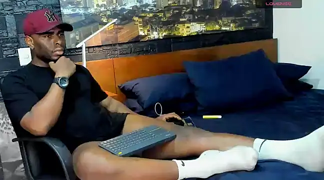thomas santtos1 online show from March 9, 2025, 12:00 am