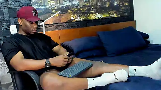 thomas santtos1 online show from March 11, 2025, 8:42 pm