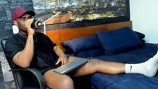 thomas santtos1 online show from March 11, 2025, 11:47 pm