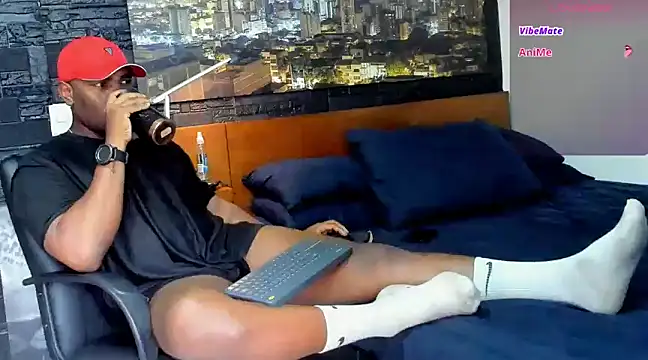 thomas santtos1 online show from March 21, 2025, 1:01 pm