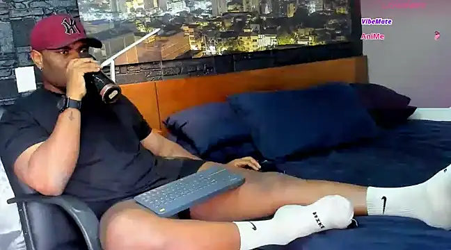 thomas santtos1 online show from March 14, 2025, 1:35 pm