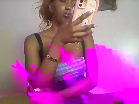 Snapshot of Queeen_model chatting on March 12, 2026, 10:14 pm Queeen model online show from March 12, 2026, 10:14 pm