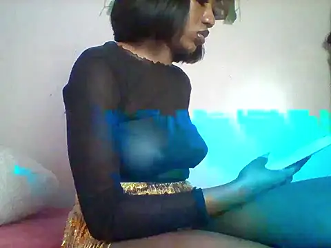 Snapshot of Queeen_model chatting on April 11, 2026, 10:35 pm Queeen model online show from April 11, 2026, 10:35 pm