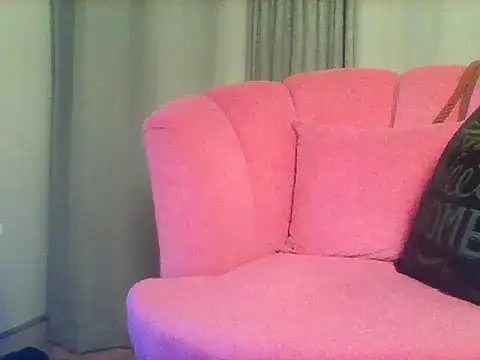 Snapshot of Queeen_model chatting on April 4, 2026, 2:18 am Queeen model online show from April 4, 2026, 2:18 am