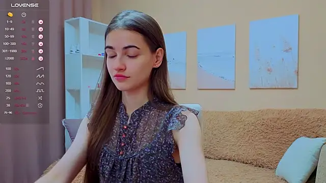 Snapshot of AstoriyaNight chatting on September 18, 2025, 10:07 am AstoriyaNight online show from September 18, 2025, 10:07 am