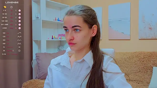 Snapshot of AstoriyaNight chatting on October 14, 2025, 10:27 am AstoriyaNight online show from October 14, 2025, 10:27 am