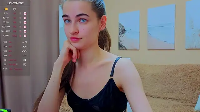 Snapshot of AstoriyaNight chatting on October 12, 2025, 4:30 pm AstoriyaNight online show from October 12, 2025, 4:30 pm