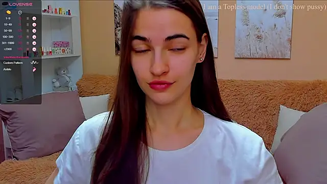 Snapshot of AstoriyaNight chatting on March 6, 2025, 9:36 am AstoriyaNight online show from March 6, 2025, 9:36 am