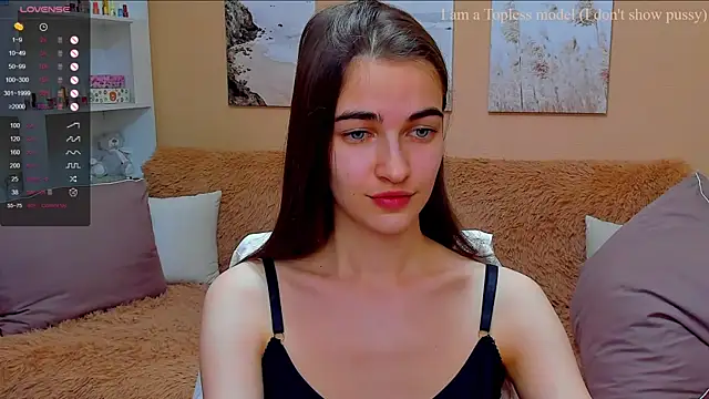 Snapshot of AstoriyaNight chatting on March 8, 2025, 12:41 pm AstoriyaNight online show from March 8, 2025, 12:41 pm