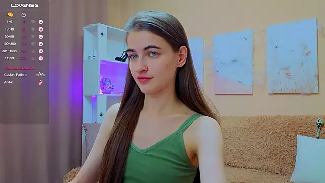 Snapshot of AstoriyaNight chatting on November 14, 2025, 10:08 am AstoriyaNight online show from November 14, 2025, 10:08 am