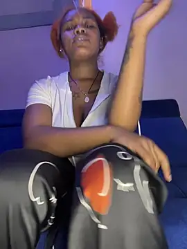 Snapshot of Cherrytowild chatting on March 19, 2026, 6:02 am Cherrytowild online show from March 19, 2026, 6:02 am