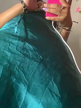 Snapshot of Cherrytowild chatting on November 11, 2025, 9:37 am Cherrytowild online show from November 11, 2025, 9:37 am