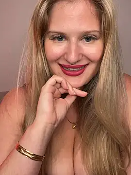 Snapshot of Busty-Ellie chatting on June 13, 2026, 5:44 pm Busty-Ellie online show from June 13, 2026, 5:44 pm