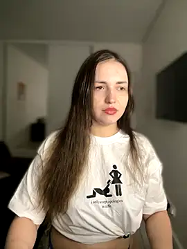 Snapshot of HoneySweetBee chatting on November 4, 2025, 9:18 pm HoneySweetBee online show from November 4, 2025, 9:18 pm