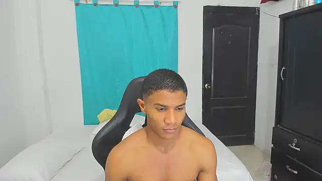 Snapshot of corzoethan chatting on October 9, 2025, 11:16 pm corzoethan online show from October 9, 2025, 11:16 pm