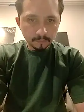 Snapshot of Daddie2hung chatting on March 3, 2025, 9:26 pm Daddie2hung online show from March 3, 2025, 9:26 pm