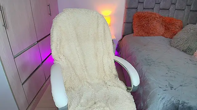 MariianaGomez online show from September 10, 2025, 3:33 pm