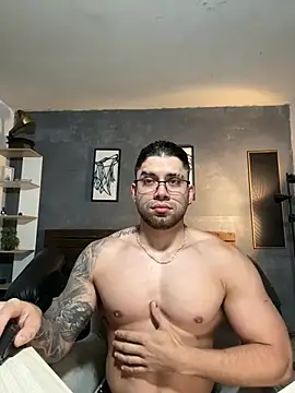 Snapshot of Mike_montoya1 chatting on August 8, 2026, 9:00 pm Mike montoya1 online show from August 8, 2026, 9:00 pm