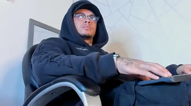 Snapshot of NoahhBrown chatting on February 27, 2025, 3:08 am NoahhBrown online show from February 27, 2025, 3:08 am