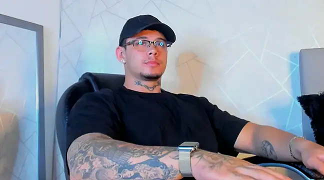 Snapshot of NoahhBrown chatting on February 24, 2025, 5:11 am NoahhBrown online show from February 24, 2025, 5:11 am