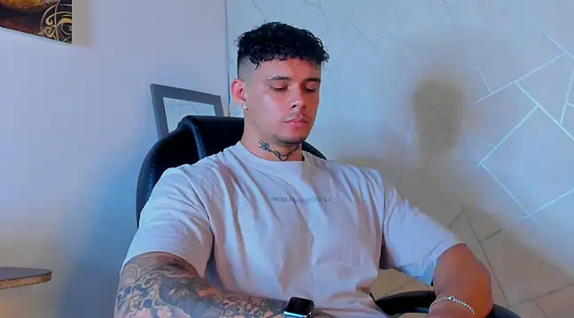 Snapshot of NoahhBrown chatting on February 28, 2025, 3:26 am NoahhBrown online show from February 28, 2025, 3:26 am