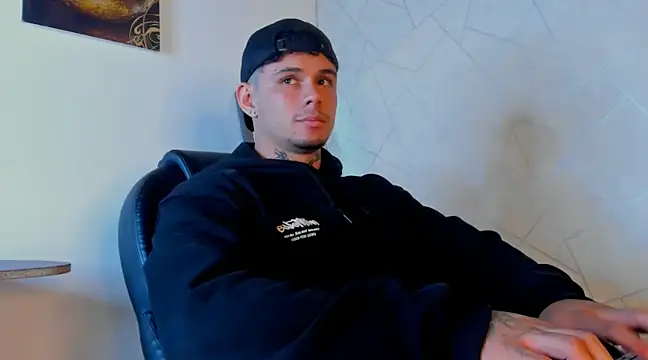 Snapshot of NoahhBrown chatting on March 3, 2025, 3:49 am NoahhBrown online show from March 3, 2025, 3:49 am