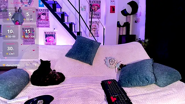 Snapshot of MonxxsLove chatting on October 18, 2025, 3:19 am MonxxsLove online show from October 18, 2025, 3:19 am