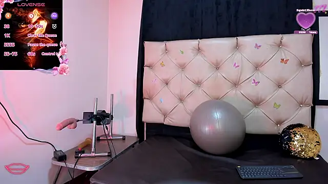 cleopatraa online show from March 4, 2026, 8:49 pm