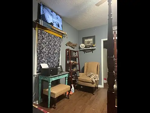 Onesieboy4daddys online show from May 16, 2026, 1:43 pm