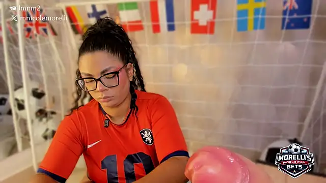 Nicolemorelli2 online show from June 20, 2026, 5:29 pm