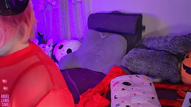 Snapshot of Angel-Lewd-Cake chatting on July 12, 2026, 4:30 pm Angel-Lewd-Cake online show from July 12, 2026, 4:30 pm