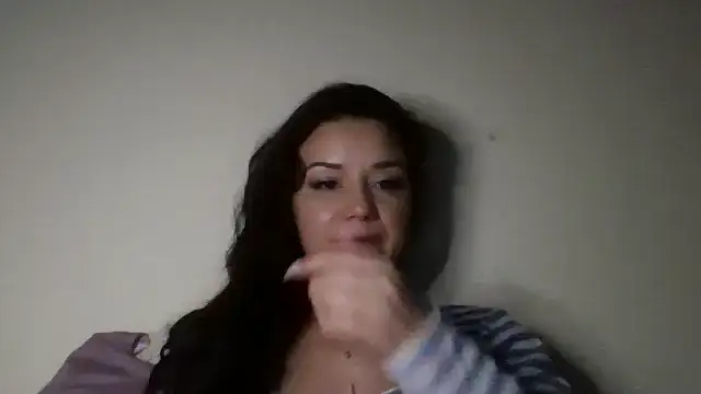 Snapshot of Linusya chatting on October 26, 2025, 4:51 pm Linusya online show from October 26, 2025, 4:51 pm