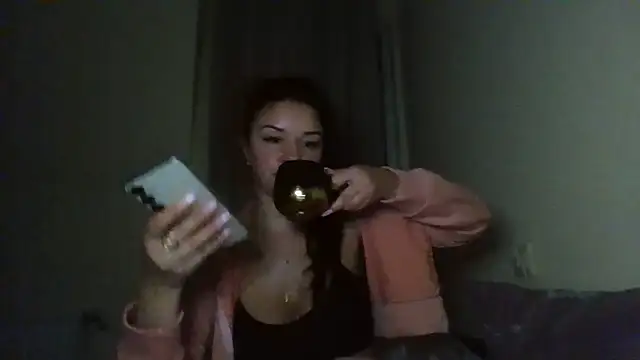 Snapshot of Linusya chatting on November 7, 2025, 5:17 pm Linusya online show from November 7, 2025, 5:17 pm