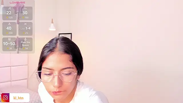 Snapshot of your_khloe chatting on June 8, 2026, 12:49 pm your khloe online show from June 8, 2026, 12:49 pm