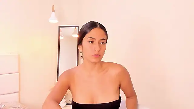 Snapshot of your_khloe chatting on March 7, 2026, 2:55 pm your khloe online show from March 7, 2026, 2:55 pm