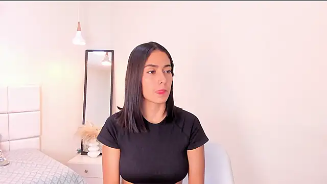 Snapshot of your_khloe chatting on March 4, 2026, 1:08 pm your khloe online show from March 4, 2026, 1:08 pm