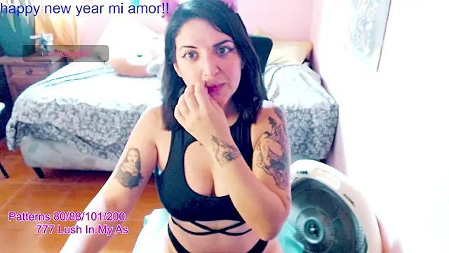 Snapshot of raquellov1 chatting on January 2, 2025, 8:57 pm raquellov1 online show from January 2, 2025, 8:57 pm